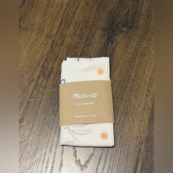 Madewell New 100% silk Floral Patterned Scarf - Picture 5 of 5